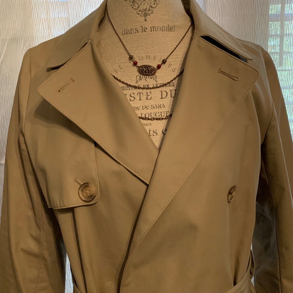 Tan Gap Trench Coat, Practically New, Only Worn O… - image 1